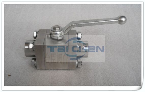 三片式超高壓球閥圖片,鍛鋼內(nèi)螺紋高壓球閥實物圖片,上海臺臣閥門廠