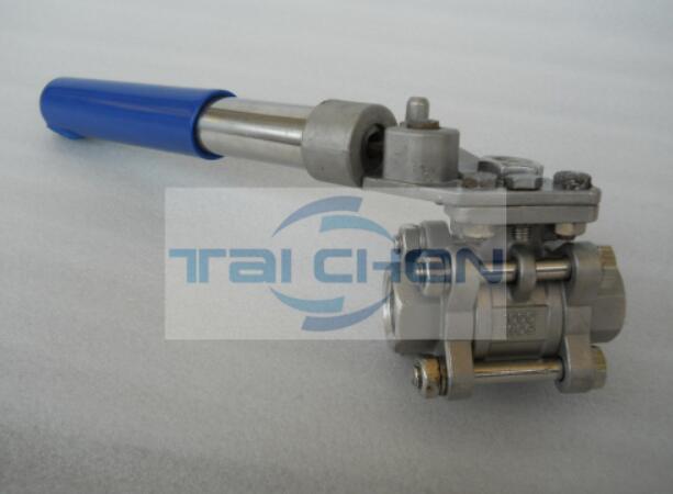 三片式彈簧自動(dòng)復(fù)位球閥圖片 內(nèi)螺紋彈簧歸位球閥實(shí)物圖